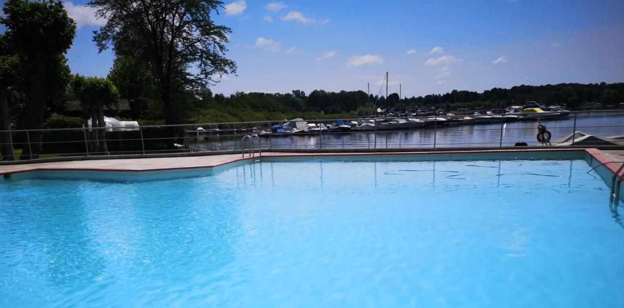 Lido Di Sesto Hotel Sesto Calende Bagian luar foto